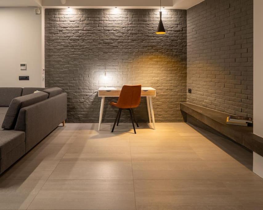 Central, Parking, Play Area, 1Km To The Sea 이라클리온 외부 사진