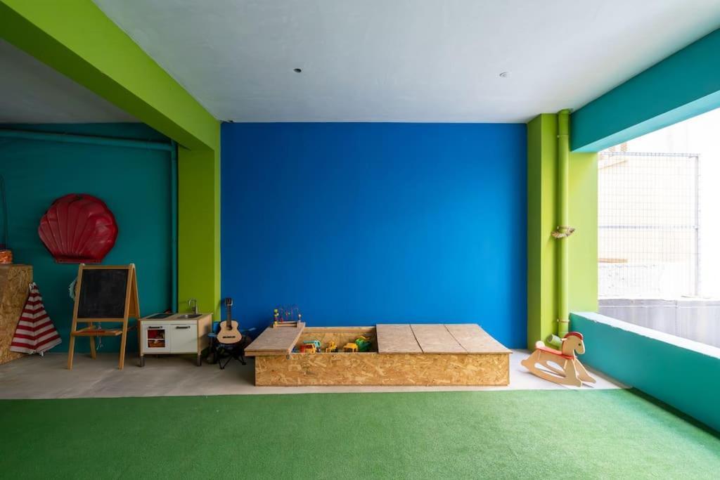 Central, Parking, Play Area, 1Km To The Sea 이라클리온 외부 사진